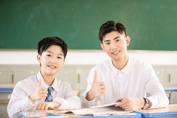 大学校园里的商机.jpg